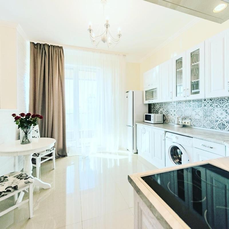 1 Room 60M2 Center Of Obolon Near River Side. With Terrace. 22 Floor Kiev Bagian luar foto