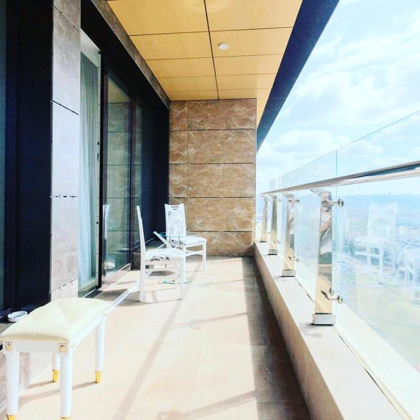 1 Room 60M2 Center Of Obolon Near River Side. With Terrace. 22 Floor Kiev Bagian luar foto
